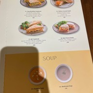 Tiny Cup Café ทองหล่อ