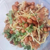 ข้าวยำแหนม บ้านแพ้ว