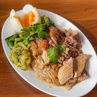 พุทธมนต์ข้าวขาหมู