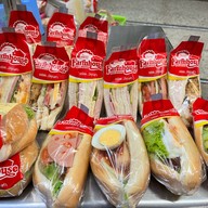 ฟาร์มเฮ้าส์ อารีย์