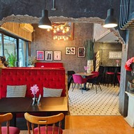 บรรยากาศ Mana Bistro-Lounge