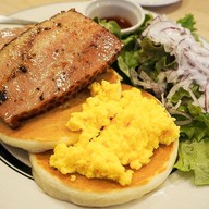 Gram cafe & pancake Hakodate