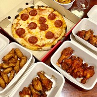 Soho Pizza ทองหล่อ