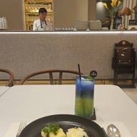 Another Hound Café ดิเอ็มโพเรียม