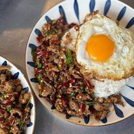 กะเพราเนื้อแท้ Beef Basil