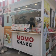 หน้าร้าน MOMO SHAKE (ตลาดปัฐวิกรณ์)