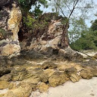 หินทะลุ อ่าวเขาควาย