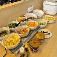 บาร์ขนมจีนบุฟเฟ่ต์ ถนนกาญจนาภิเษก