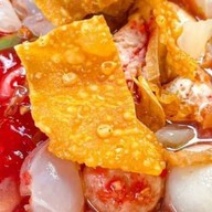 โดนัทก๋วยเตี๋ยวต้มยำ