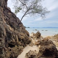 หินทะลุ อ่าวเขาควาย