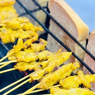 ก๋วยเตี๋ยวไก่ฉีกต้มยำรสมะนาว เซเว่นเจริญพัฒนา(ตรงข้ามบริษัทฟังก์ชัน/เอื้อรามอินทรา 117)