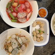 เมนูของร้าน โชคชัย ลูกชิ้นปลา ( แซว กองบิน ) รามอินทรา