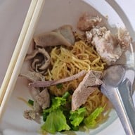 เมนูของร้าน โจ๊กหมู-ก๊วยเตี๋ยวหมูไร้เทียมทานพญาไท 1
