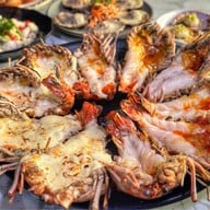 ณ คลองวาฬ