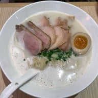 เมนูของร้าน Hachicken Ramen Emsphere