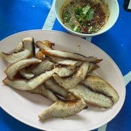 ส้มตำป้าหมอน (ศาลเจ้า)
