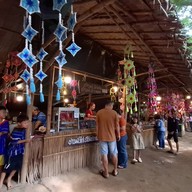 ตลาดเช้าริมธาร โอ๊ะป่อย