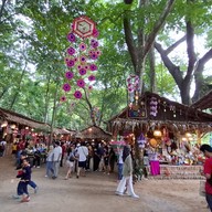 ตลาดเช้าริมธาร โอ๊ะป่อย