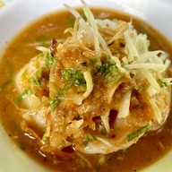 ขนมจีน หน้าสถานีกาชาด