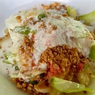 ขนมจีน หน้าสถานีกาชาด