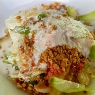 ขนมจีน หน้าสถานีกาชาด