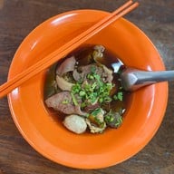 ก๋วยเตี๋ยวเนื้อ นาย ต. รังสิต