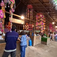 ตลาดเช้าริมธาร โอ๊ะป่อย