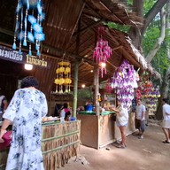 ตลาดเช้าริมธาร โอ๊ะป่อย