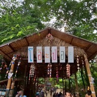 ตลาดเช้าริมธาร โอ๊ะป่อย