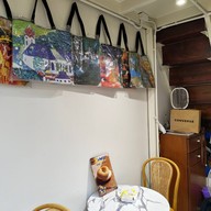 บรรยากาศ Bagel And Art Bar jatujak