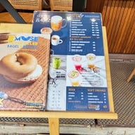 เมนู Bagel And Art Bar jatujak