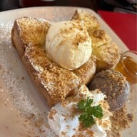 BEYOND CAFE (บียอนด์ คาเฟ่ กาแฟ เค้ก) สาขาสนามกีฬาเวสสุวรรณ
