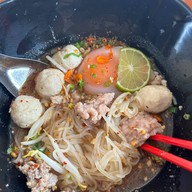 เมนูของร้าน เตี๋ยวต้มยำมะนาวสด ไข่ออนเซ็น