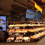 หน้าร้าน Bonjour Chamchuri Square