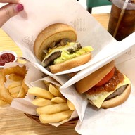 MOS BURGER Central World - MS001