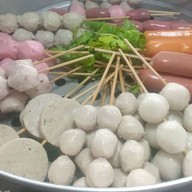 ร้านคุณโอ๋ลูกชิ้นนึ่ง-ทอด