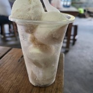 เมนูของร้าน ก๋วยเตี๋ยวเรือนายแกละ บางศรีเมือง