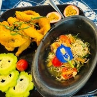 มีนา