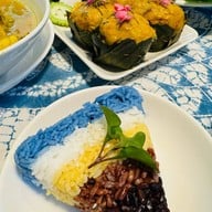 มีนา
