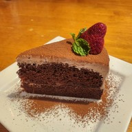 Queen Steak House หน้าร้านเปิดบริการปกติค่ะ