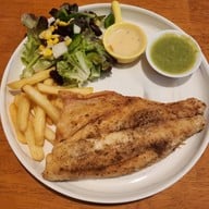 Queen Steak House หน้าร้านเปิดบริการปกติค่ะ