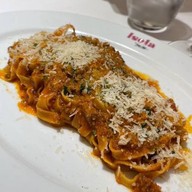 Isola by Signor Sassi ปทุมวัน