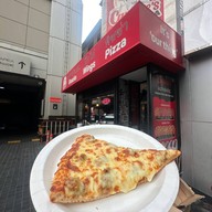 Capone's Pizza Sukhumvit 23