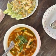 ป้าเอื้อง-ป้าอิ้ง