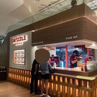 Smizzle Burger เซ็นทรัลเอ็มบาสซี่