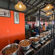 ก๋วยเตี๋ยวไก่บุฟเฟ่ต์