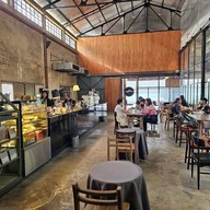 บรรยากาศ Craftsman Roastery & Brew Bar สาธุประดิษฐ์