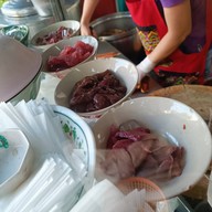 บรรยากาศ เกาเหลาเนื้อวัวไร้เทียมทานราชวัตร