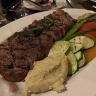เมนูของร้าน Medium Rare Steak & Wine