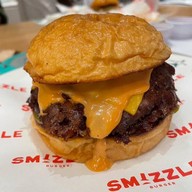 Smizzle Burger เซ็นทรัลเอ็มบาสซี่